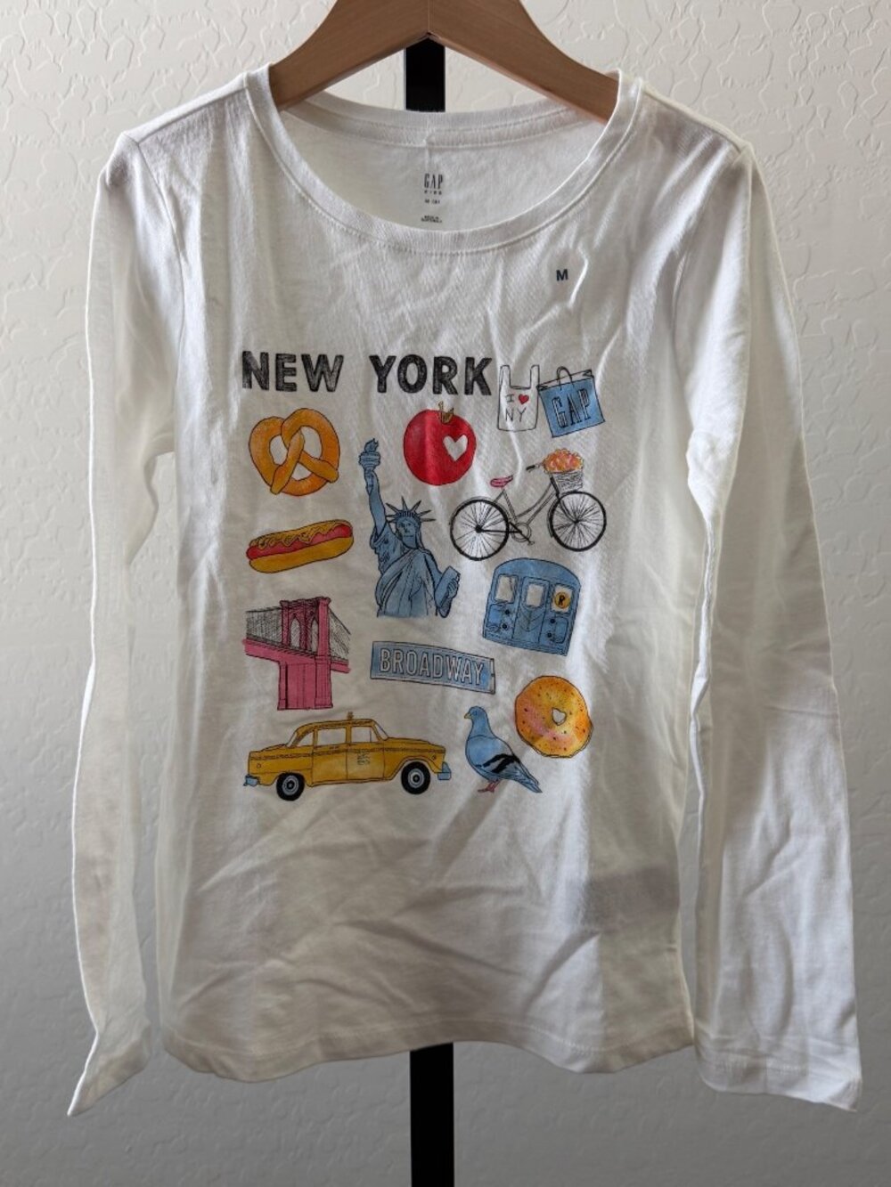 New! Gap Kids New York Long Sleeve sz m (C936)